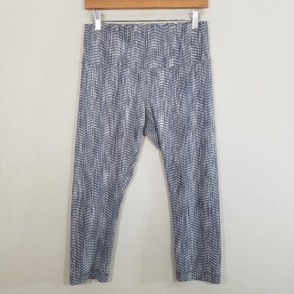 Like New Lululemon Crop Leggings Size 12 - Picture 1 of 5